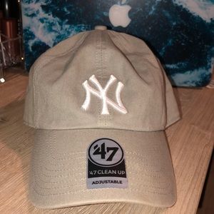 Grey Yankees baseball hat